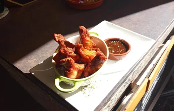 Alitas de pollo doradas