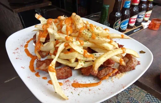Carne fiesta, tapa canaria de cerdo adobado y frito
