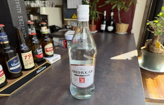 Combinado de ron Arehucas Blanco con refresco