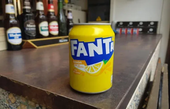 Botella de Fanta Limón