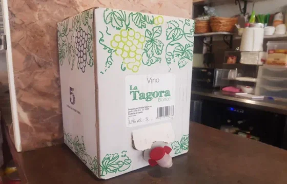 Copa de vino blanco seco
